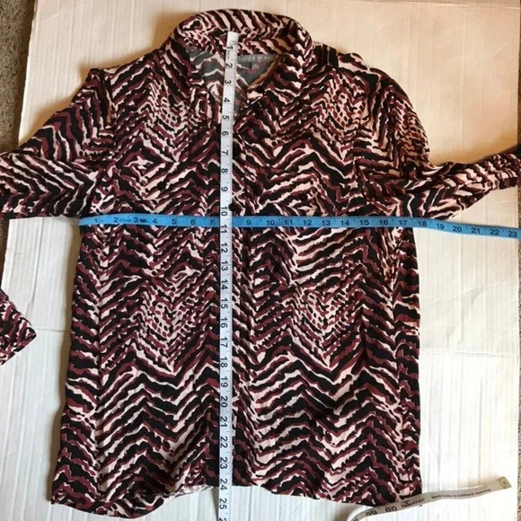Oliver Bonas Chetah Prints Women Buttons Up Shirt Size 8 - Picture 3 of 6